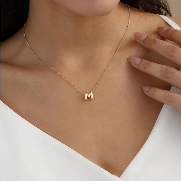 Bubble letter initial necklaces - Picture 4 of 4